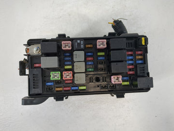 2004-2009 Mazda 3 Fusebox Fuse Box Panel Relay Module P/N:95367701 Fits Fits 2004 2005 2006 2007 2008 2009 OEM Used Auto Parts