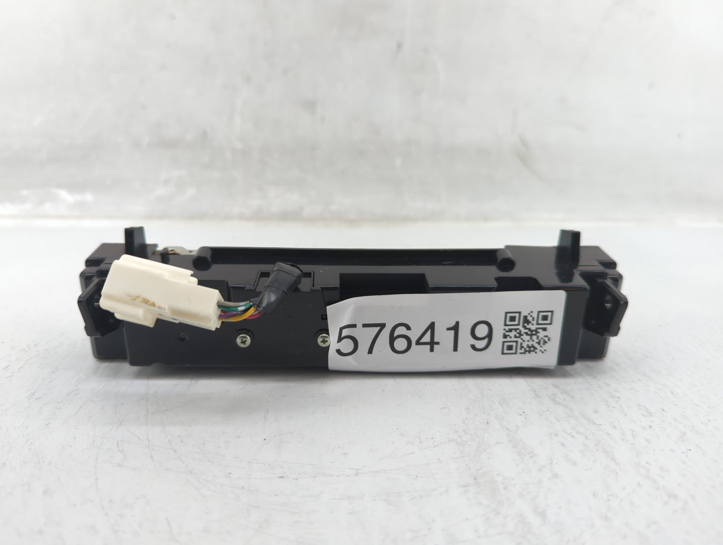 2008-2009 Mazda 3 Radio AM FM Cd Player Receiver Replacement Fits Fits 2008 2009 OEM Used Auto Parts - Oemusedautoparts1.com