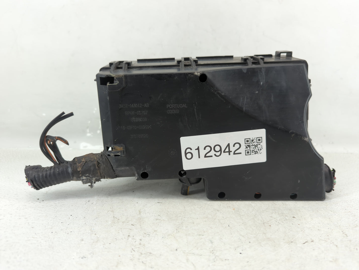 2004-2009 Mazda 3 Fusebox Fuse Box Panel Relay Module P/N:518818109 Fits Fits 2004 2005 2006 2007 2008 2009 OEM Used Auto Pa