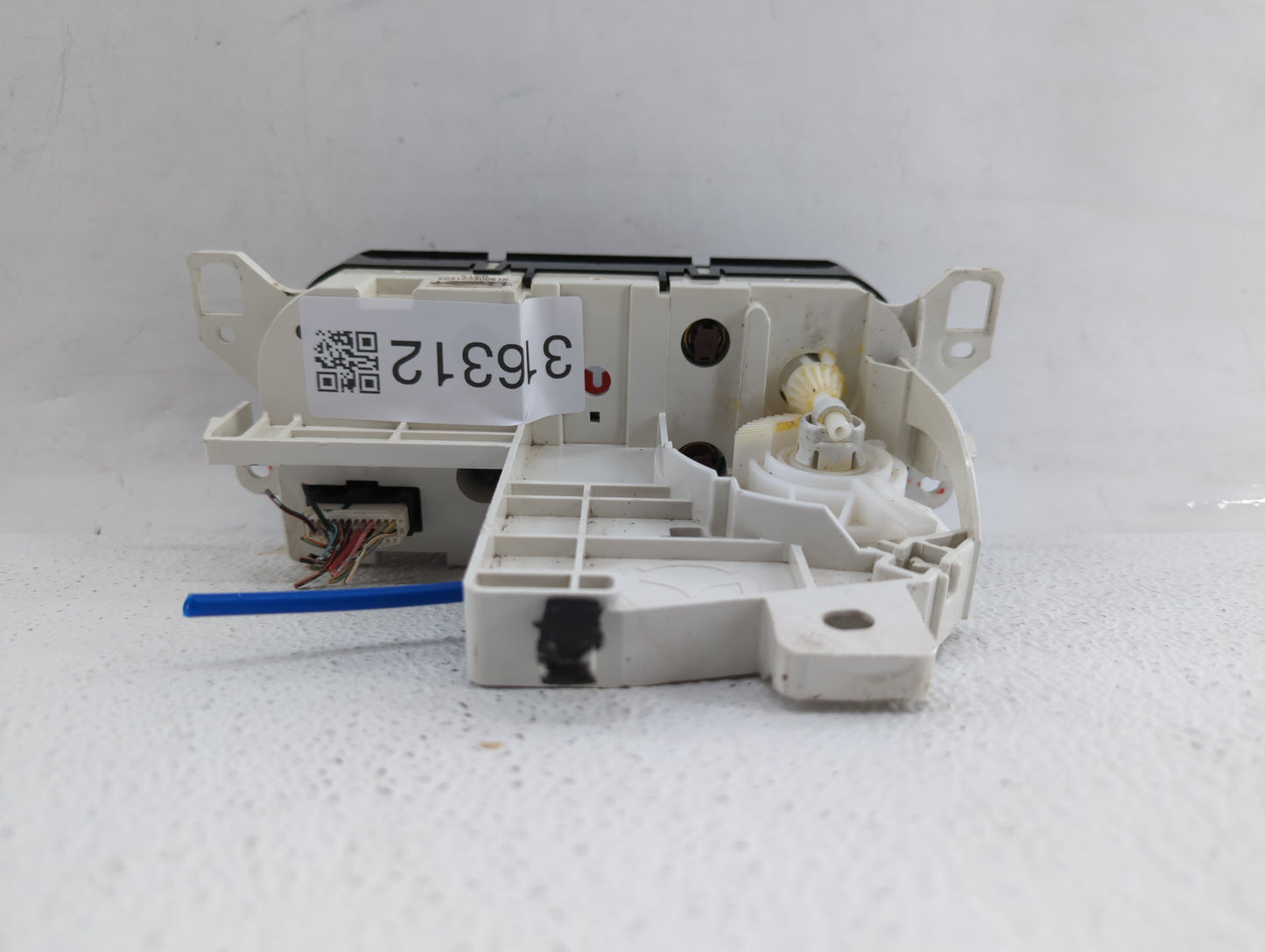 2007-2009 Mazda Cx-7 Climate Control Module Temperature AC/Heater Replacement P/N:BEG21 K1900EG22 Fits Fits 2007 2008 2009 O