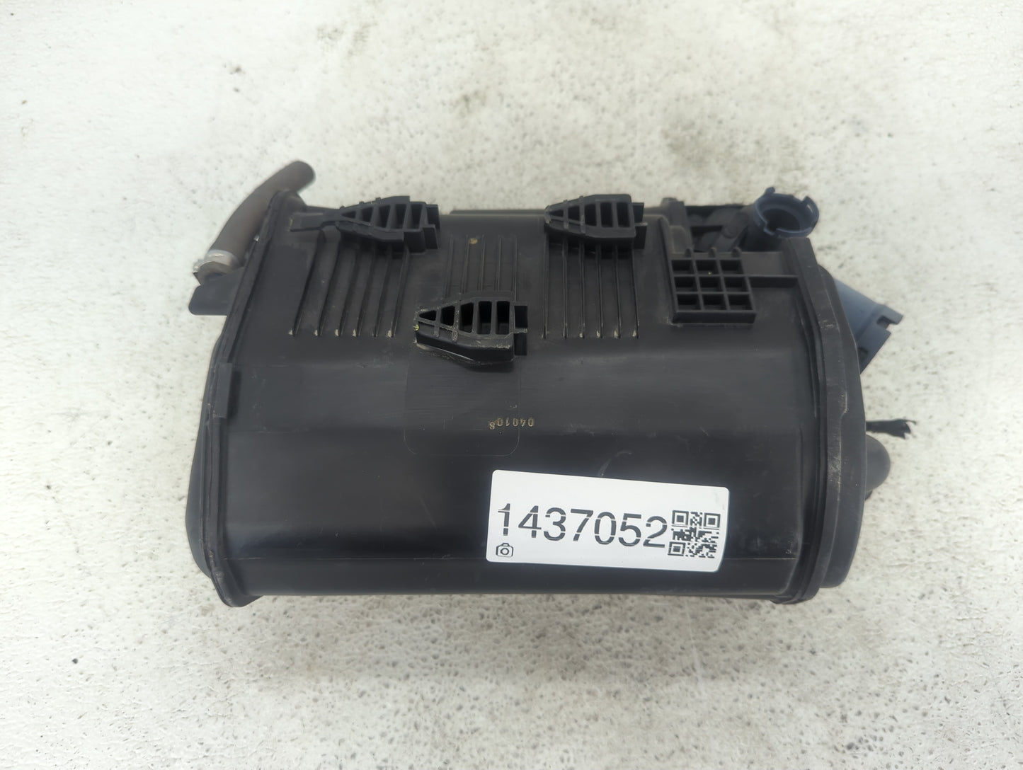 2008 Mercedes-benz C300 Fuel Vapor Charcoal Canister - Oemusedautoparts1.com