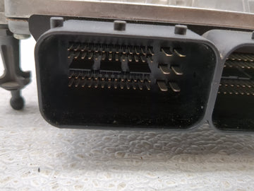 2007-2009 Mercedes-Benz Clk350 PCM Engine Control Computer ECU ECM PCU OEM P/N:A 272 153 60 91 0 261 209 284 Fits OEM Used Auto Parts