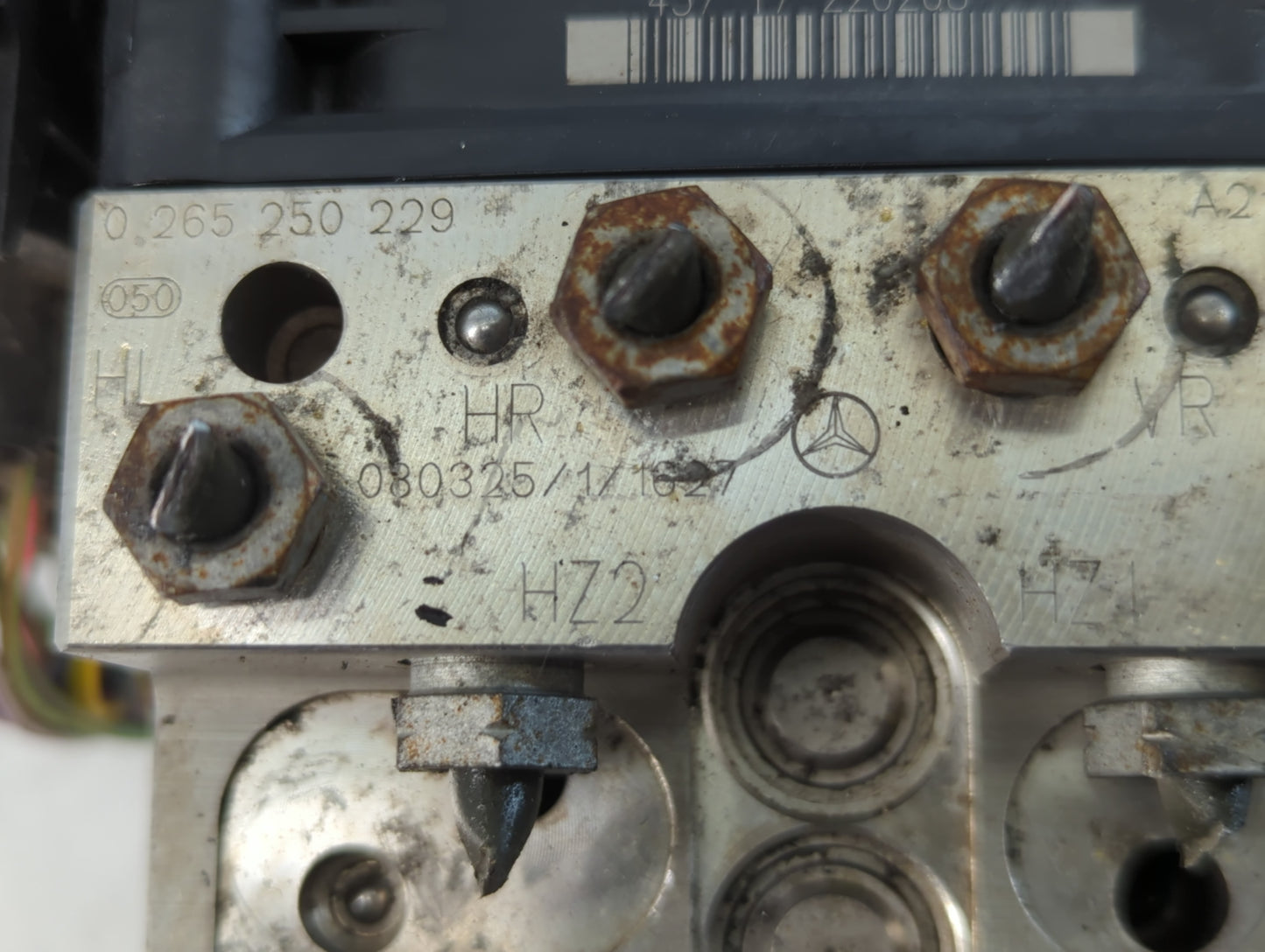 2008 Mercedes-Benz Mercedes E-Class ABS Pump Control Module Replacement P/N:0 265 250 229 Fits Fits 2009 OEM Used Auto Parts