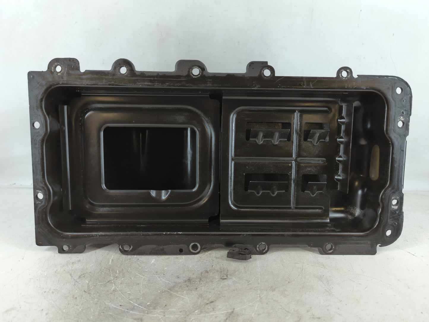 2003-2011 Mercury Grand Marquis Engine Oil Pan P/N:F55E-6694 Fits Fits 2003 2004 2005 2006 2007 2008 2009 2010 2011 OEM Used