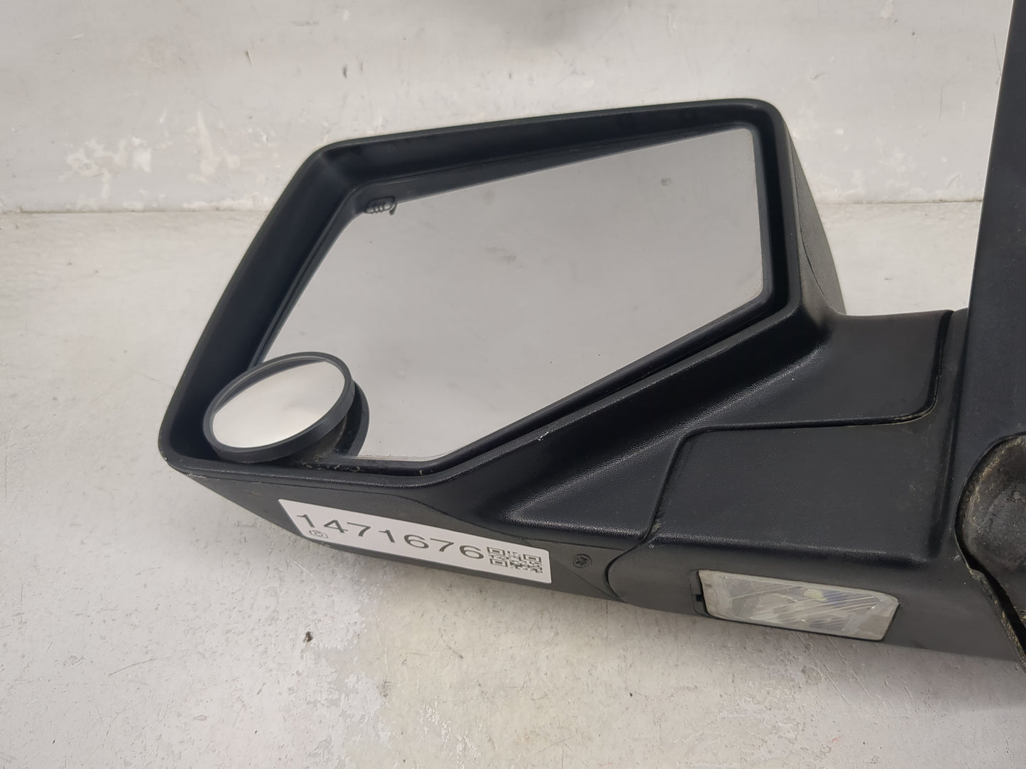 2008-2010 Mercury Mountaineer Driver Side View Mirror - Left Door Mirror OEM Used - Oemusedautoparts1.com