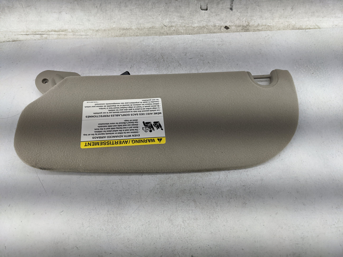 2006-2009 Mercury Mountaineer Sun Visor Shade Replacement Passenger Right Mirror Fits Fits 2006 2007 2008 2009 OEM Used Auto