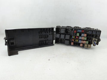 2008-2009 Mercury Sable Fusebox Fuse Box Panel Relay Module P/N:54-8799-30 Fits Fits 2008 2009 OEM Used Auto Parts