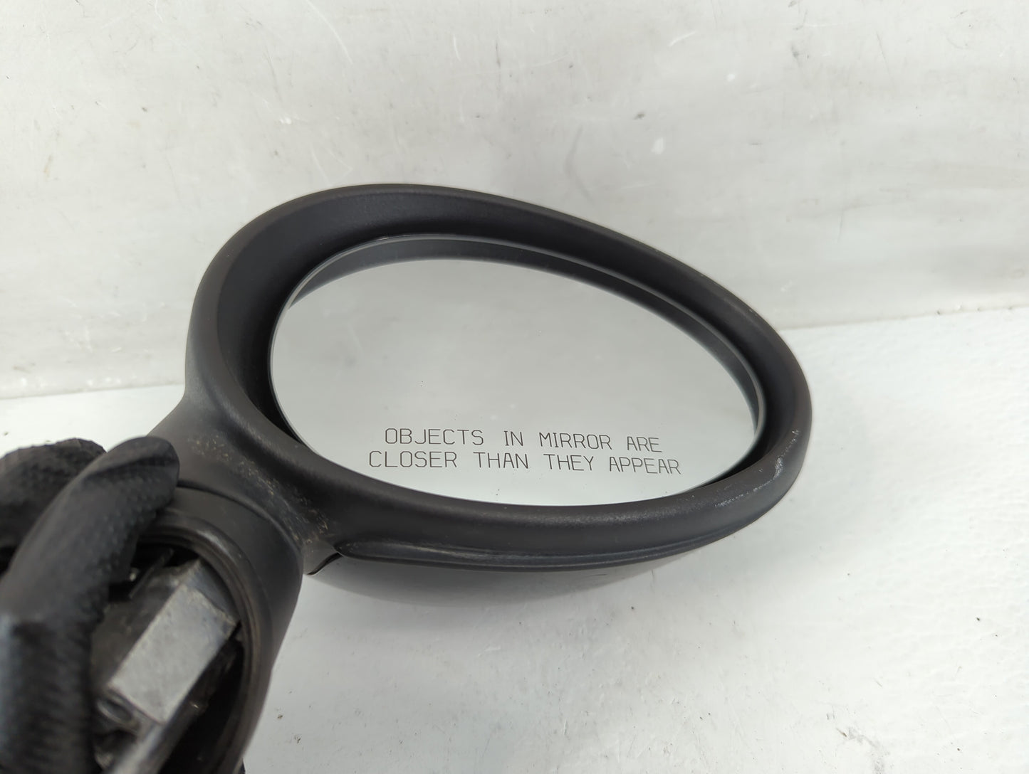 2008 Mini Cooper Passenger Right Side View Manual Door Mirror Black - Oemusedautoparts1.com