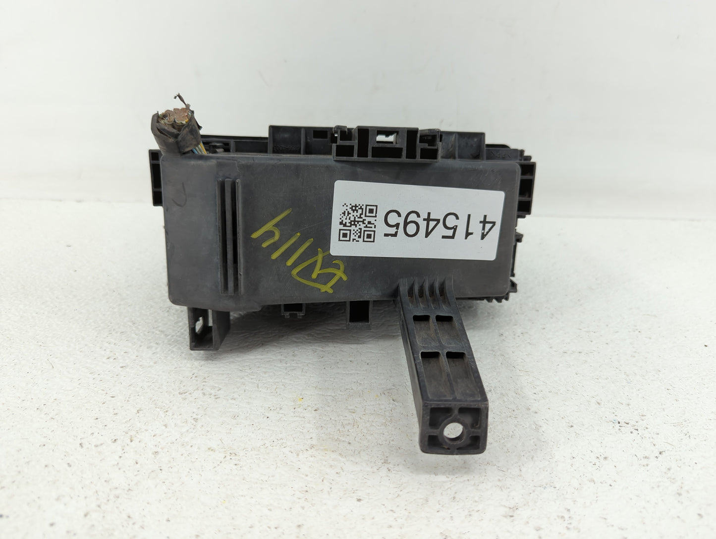 2007-2008 Nissan Frontier Fusebox Fuse Box Panel Relay Module P/N:ZP00B 284B6ZE00C Fits Fits 2007 2008 OEM Used Auto Parts -