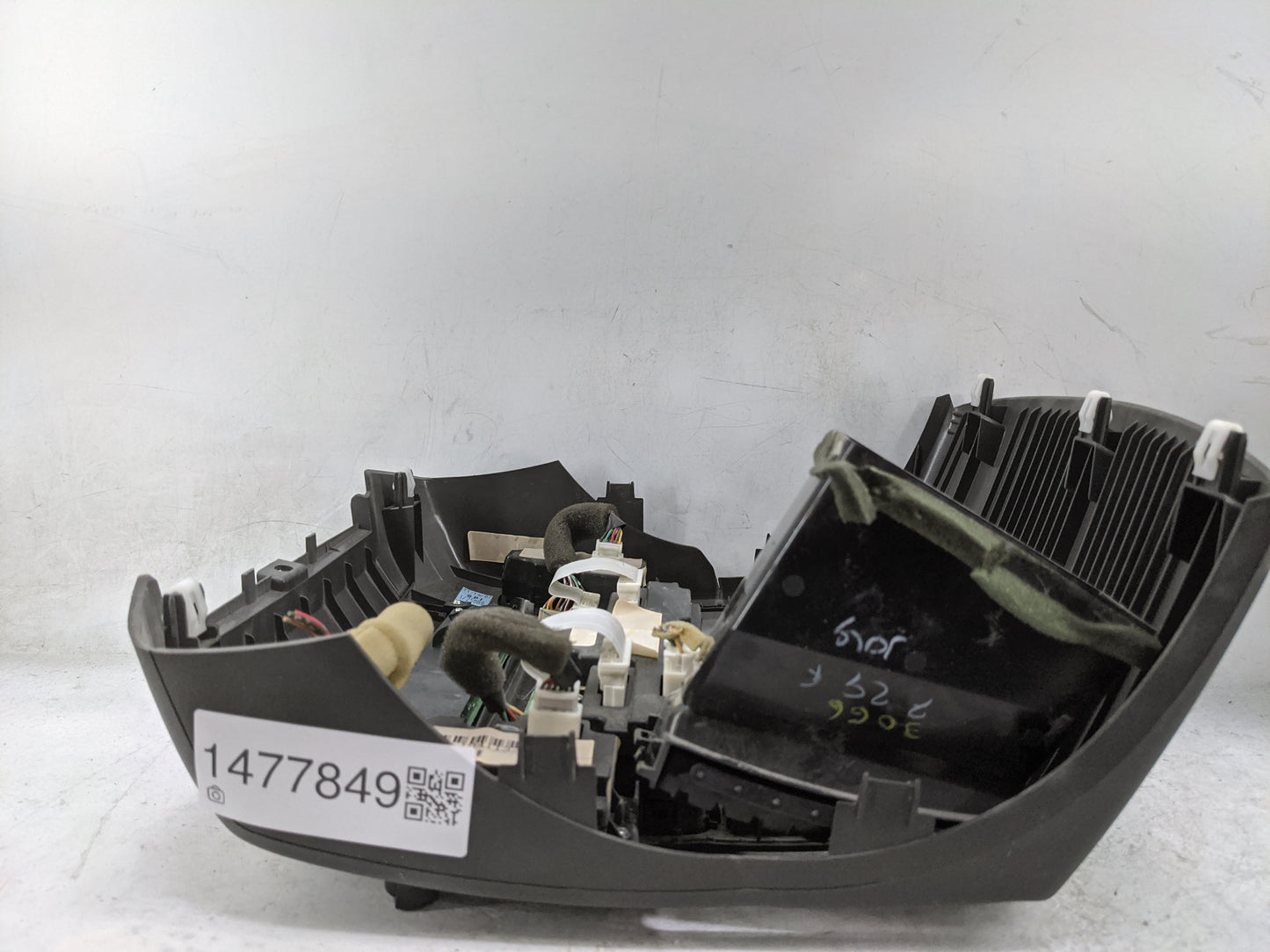 2008 Nissan Pathfinder Radio AM FM Cd Player Receiver Replacement P/N:25915ZQ01B 25915ZQ01B, 25915ZQ00A, 070829691242 Fits O