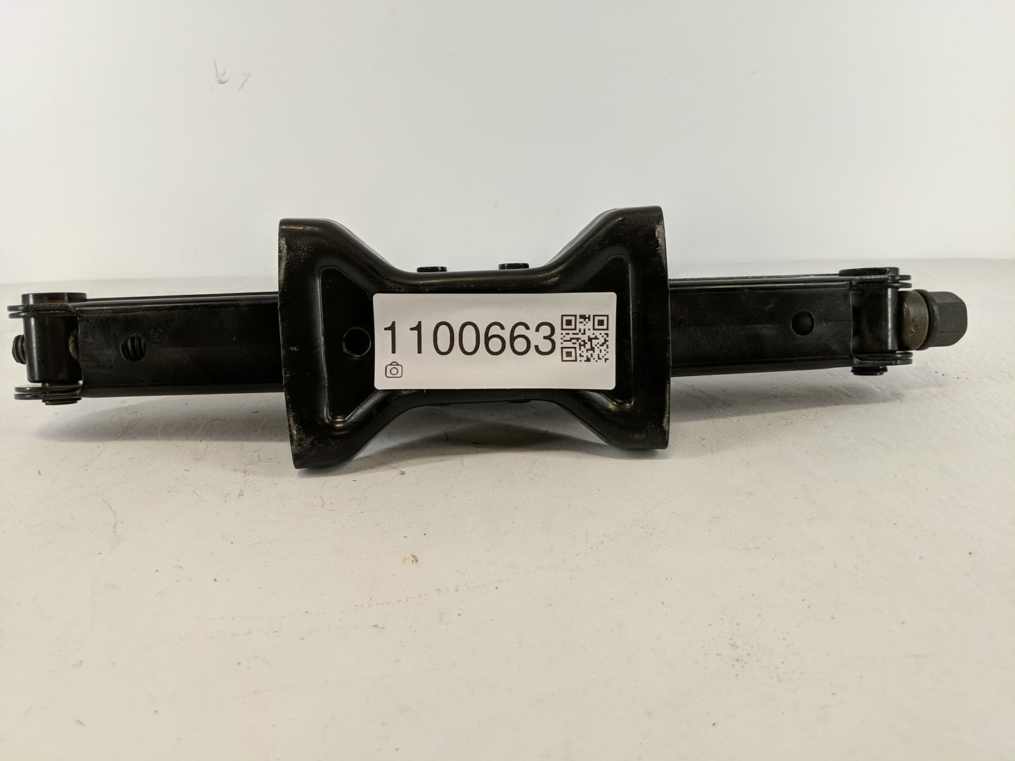 2008 Nissan Sentra Spare Scissor Car Jack 1100663 - Oemusedautoparts1.com