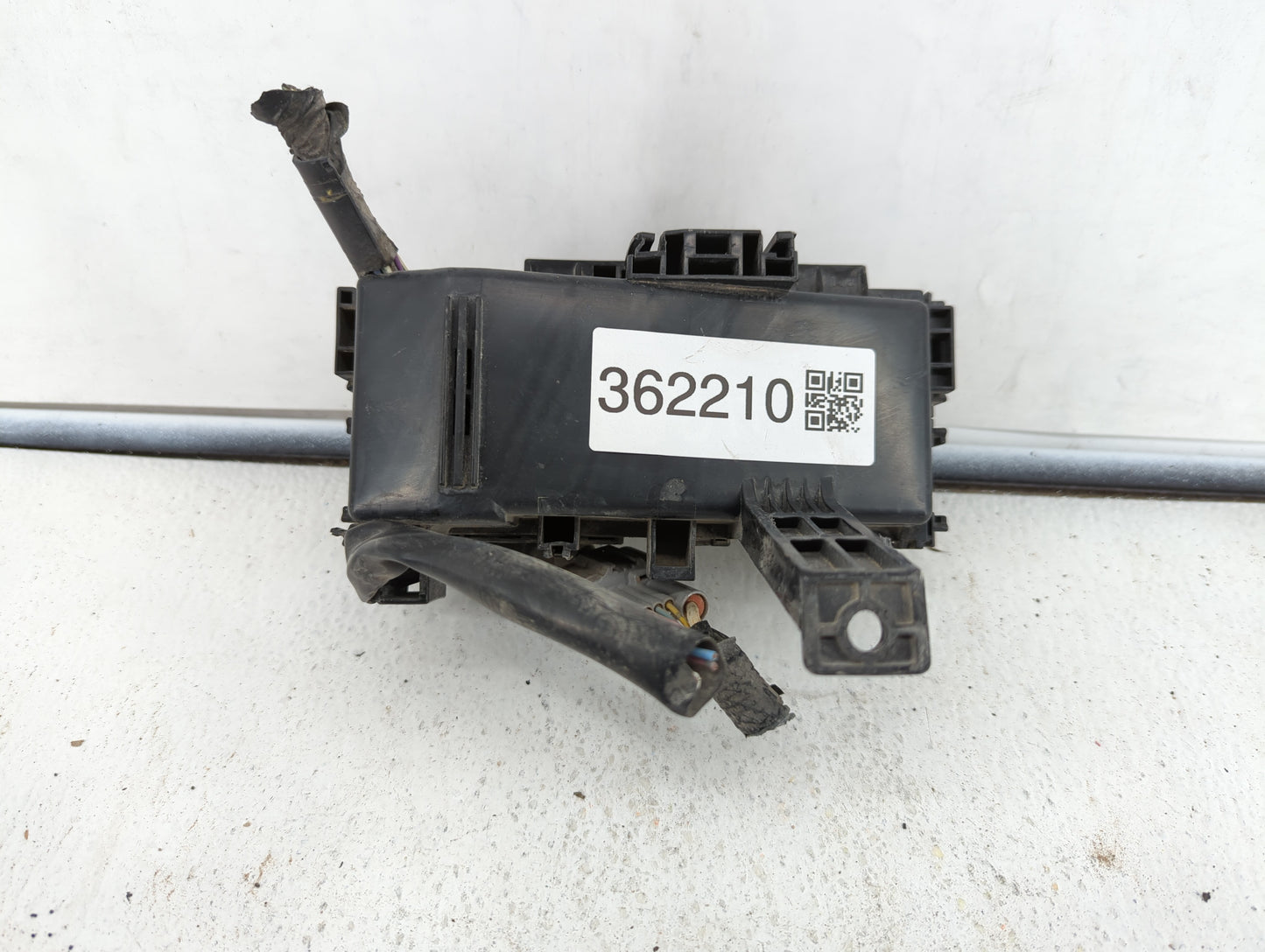 2008-2009 Nissan Xterra Fusebox Fuse Box Panel Relay Module P/N:ZP00B 284B6ZE00C Fits Fits 2008 2009 OEM Used Auto Parts - O