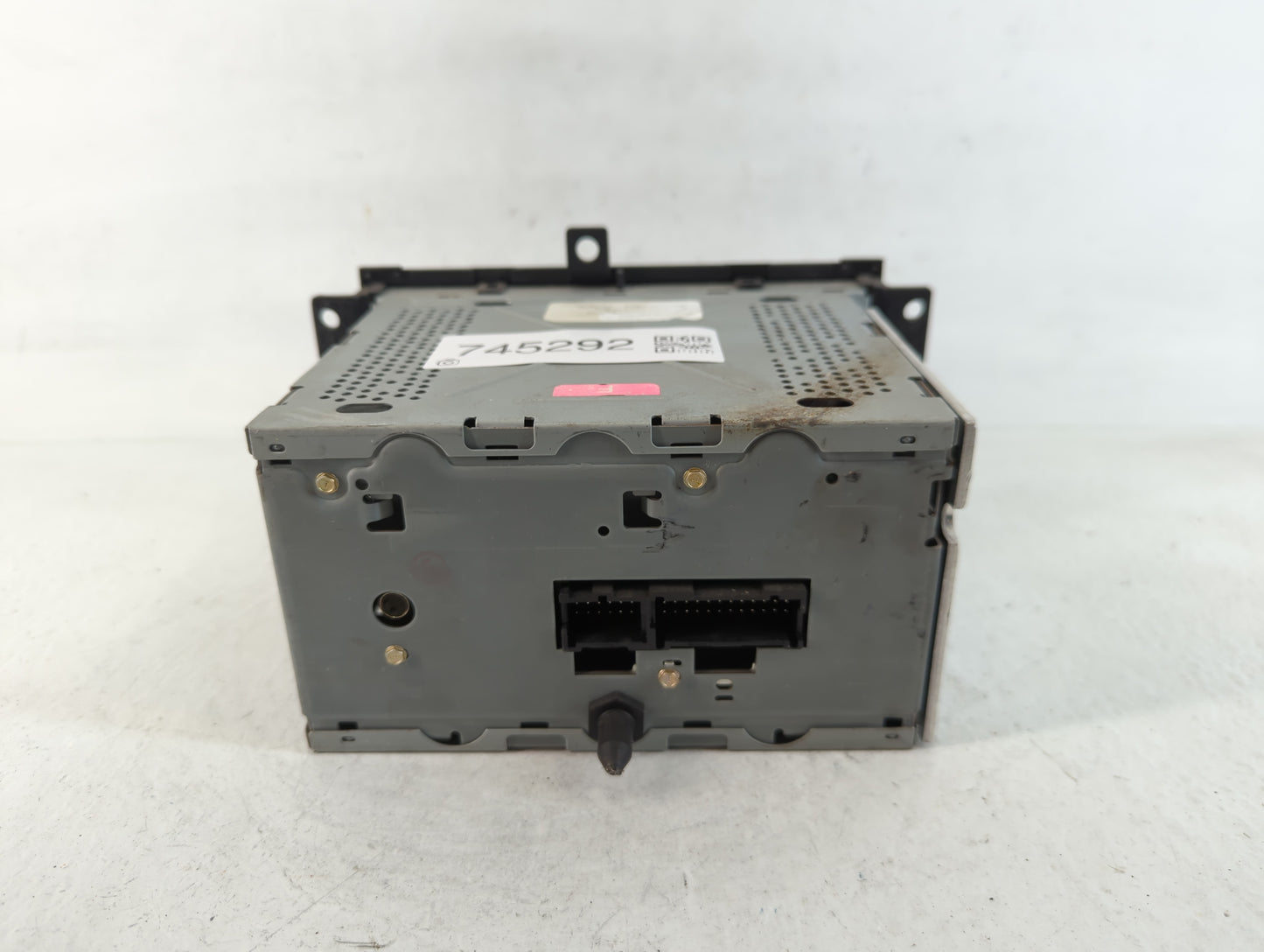 2004-2008 Pontiac Grand Prix Am Fm Cd Player Radio Receiver - Oemusedautoparts1.com