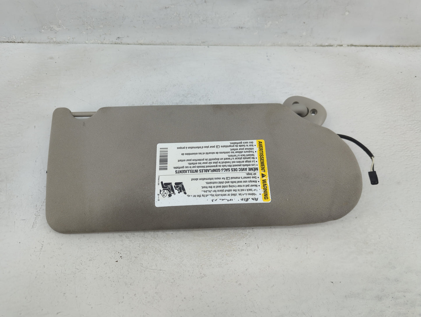 2005-2008 Pontiac Grand Prix Sun Visor Shade Replacement Driver Left Mirror Fits Fits 2005 2006 2007 2008 OEM Used Auto Part
