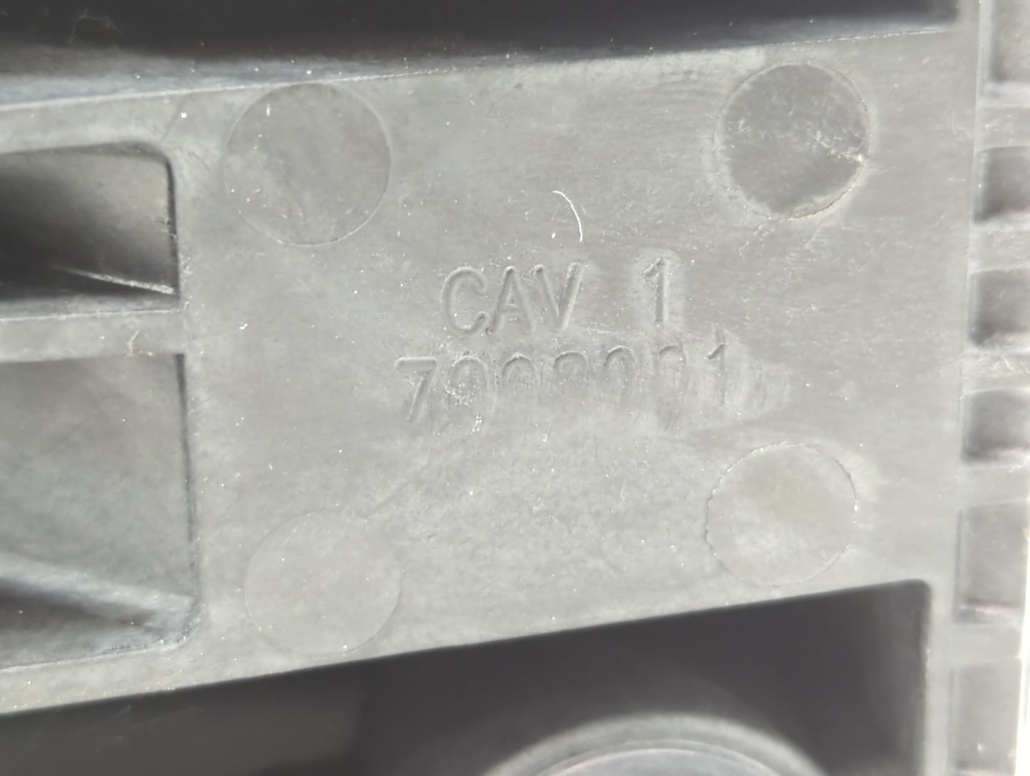 2008 Saab 9-7 Floor Console Assembly Shifter - Oemusedautoparts1.com