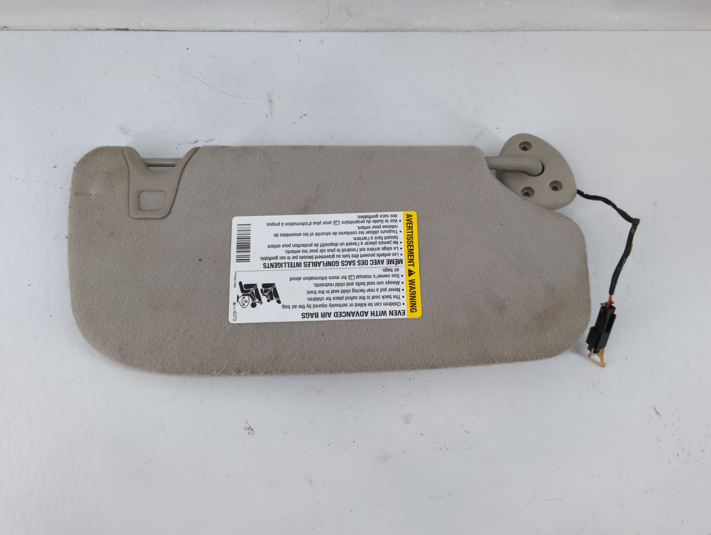 2008 Saab 9-7x Sun Visor Shade Replacement Driver Left Mirror Fits OEM Used Auto Parts - Oemusedautoparts1.com
