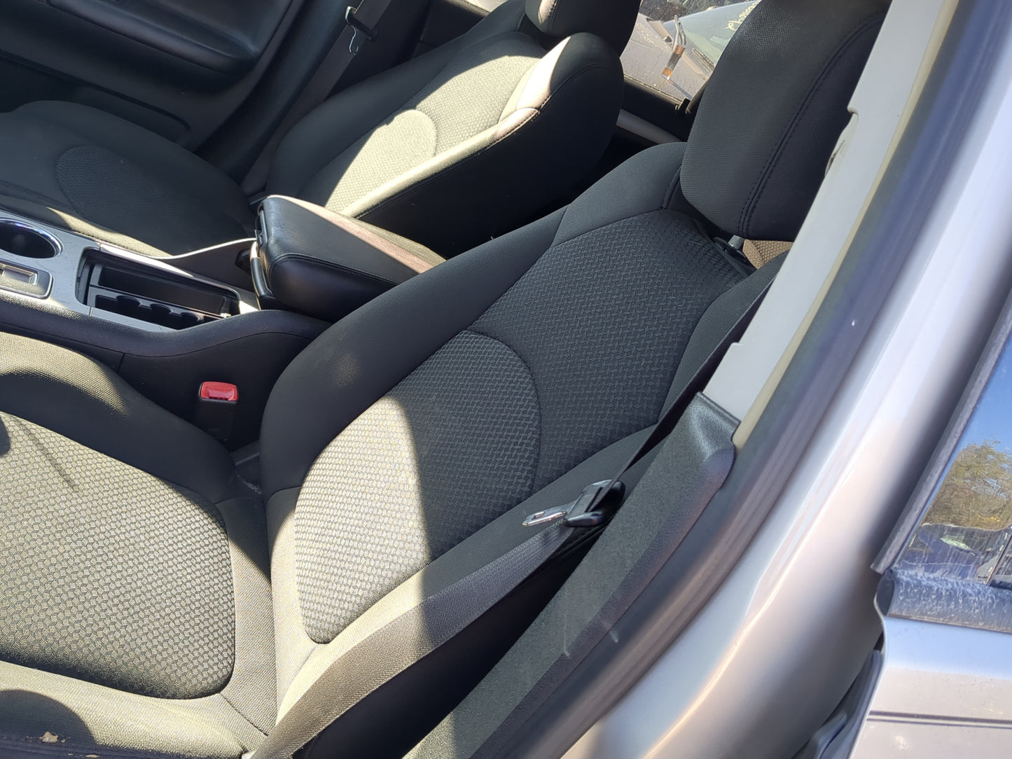 2008 Saturn Outlook Driver Front Seat Oem - Oemusedautoparts1.com