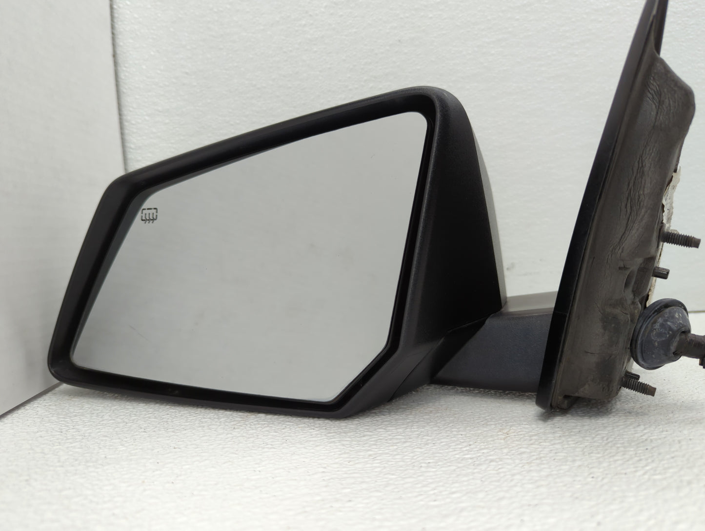 2008 Saturn Outlook Driver Side View Mirror - Left Door Mirror OEM Used - Oemusedautoparts1.com