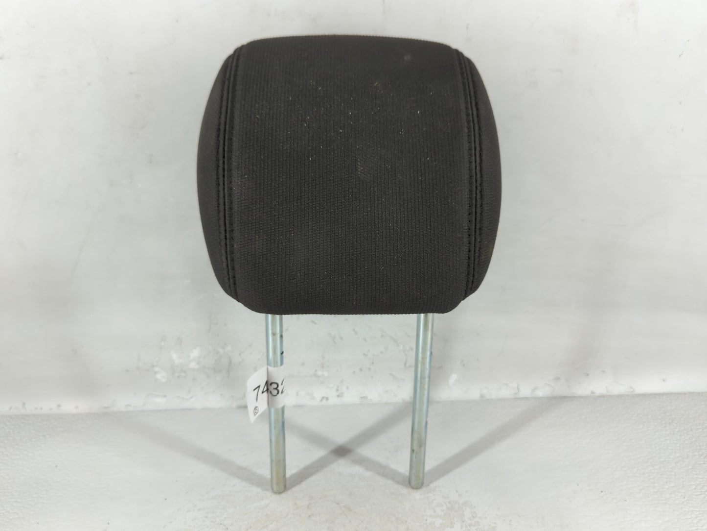 Saturn Outlook Headrest Head Rest Front Driver Passenger Seat Black - Oemusedautoparts1.com