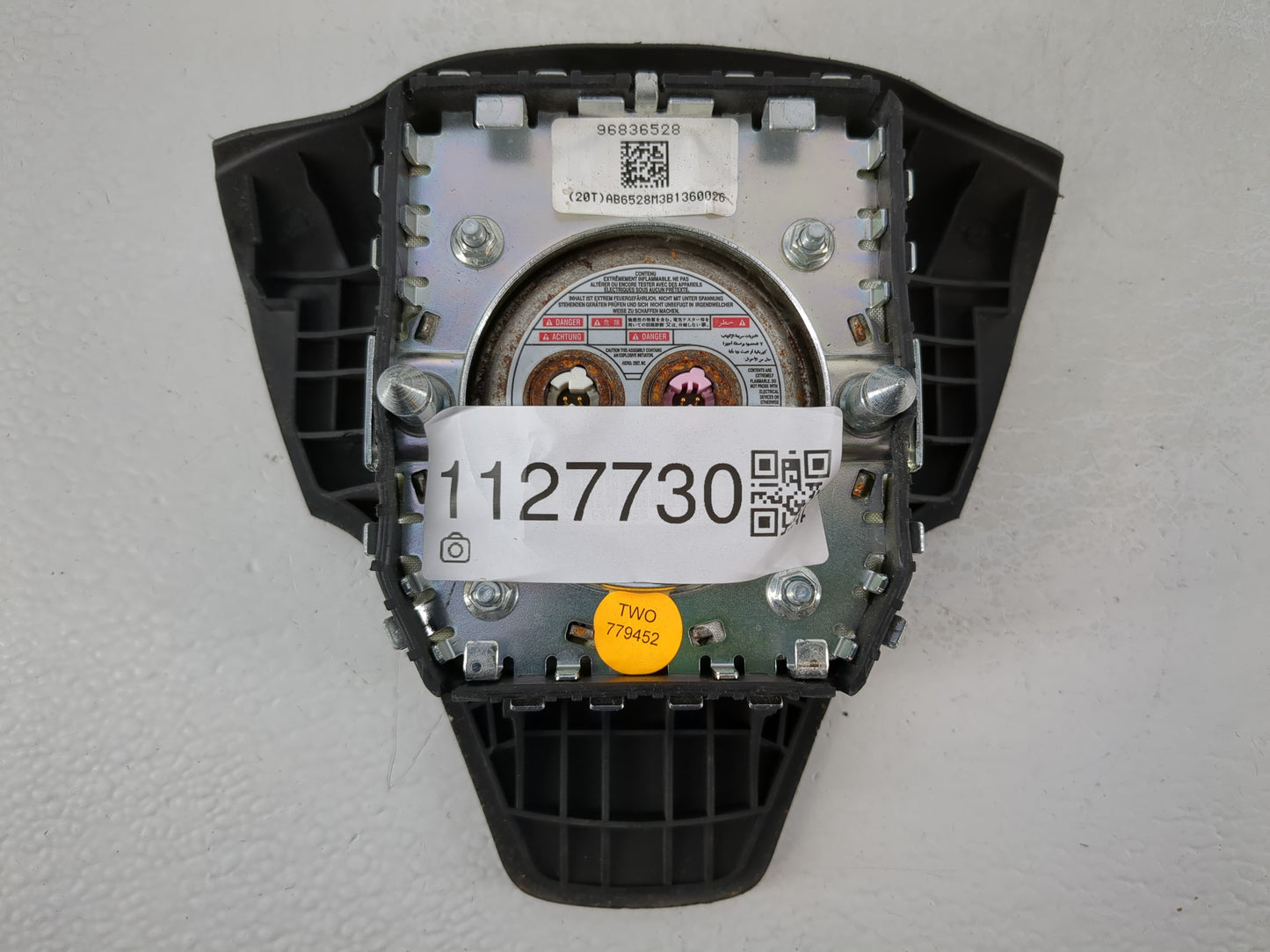 2008 Saturn Vue Air Bag Driver Left Steering Wheel Mounted P/N:96836528 Fits OEM Used Auto Parts - Oemusedautoparts1.com