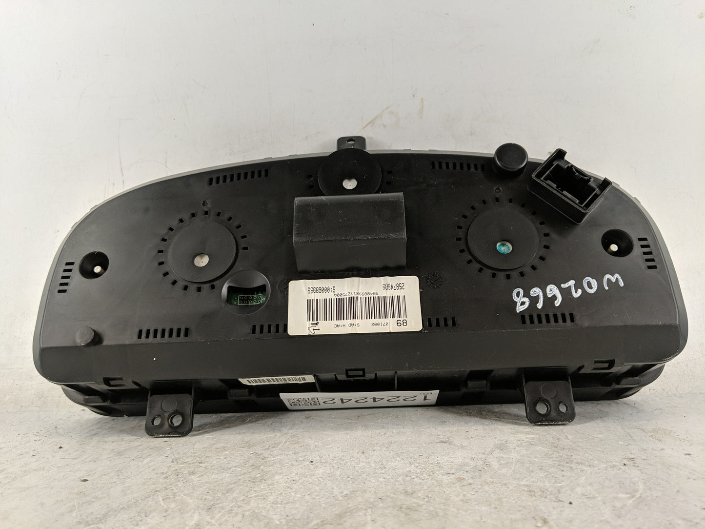 2008-2009 Saturn Vue Instrument Cluster Speedometer Gauges P/N:25874888 Fits Fits 2008 2009 OEM Used Auto Parts - Oemusedaut