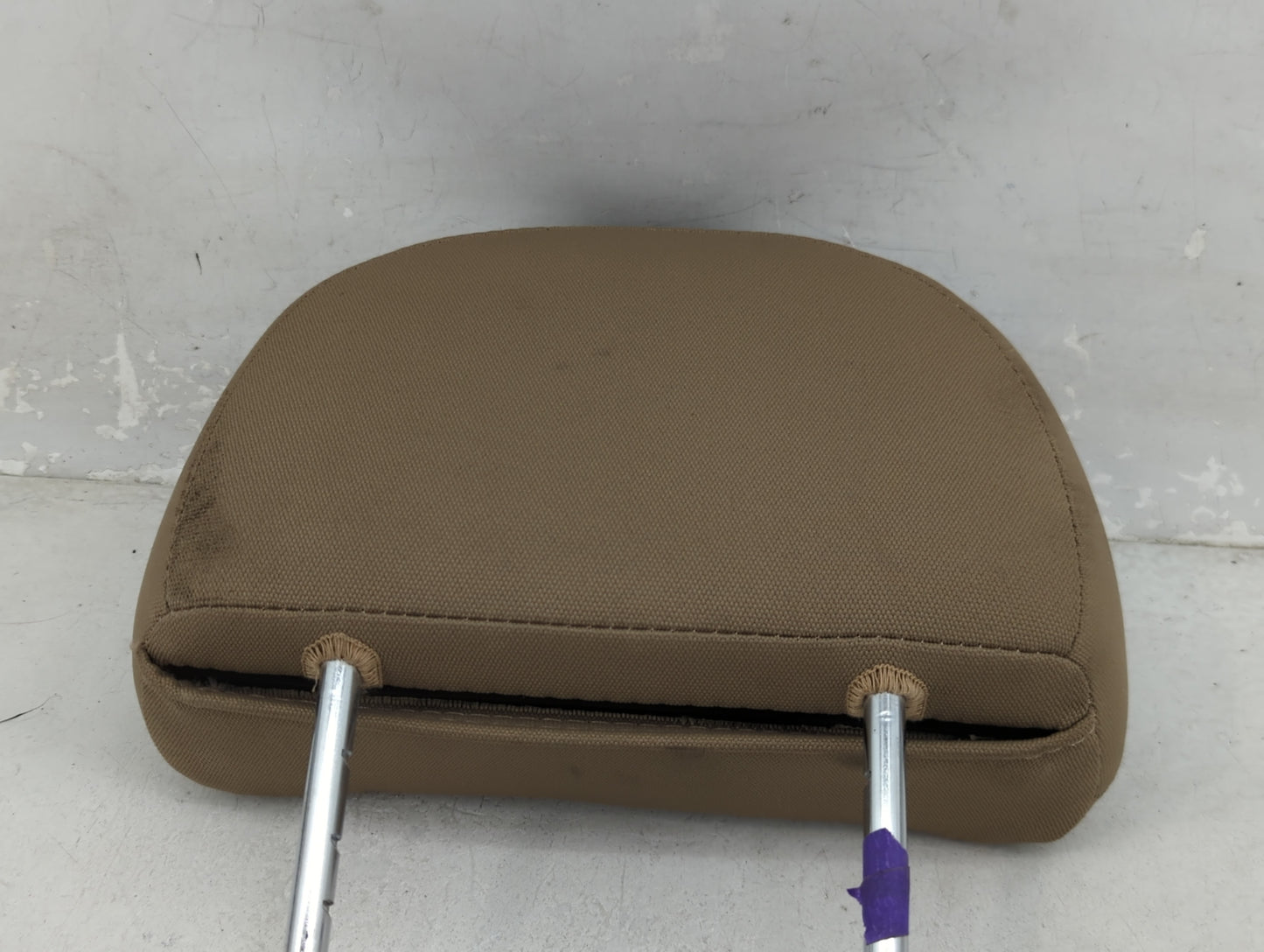 2008-2010 Saturn Vue Headrest Head Rest Front Driver Seat Beige - Oemusedautoparts1.com