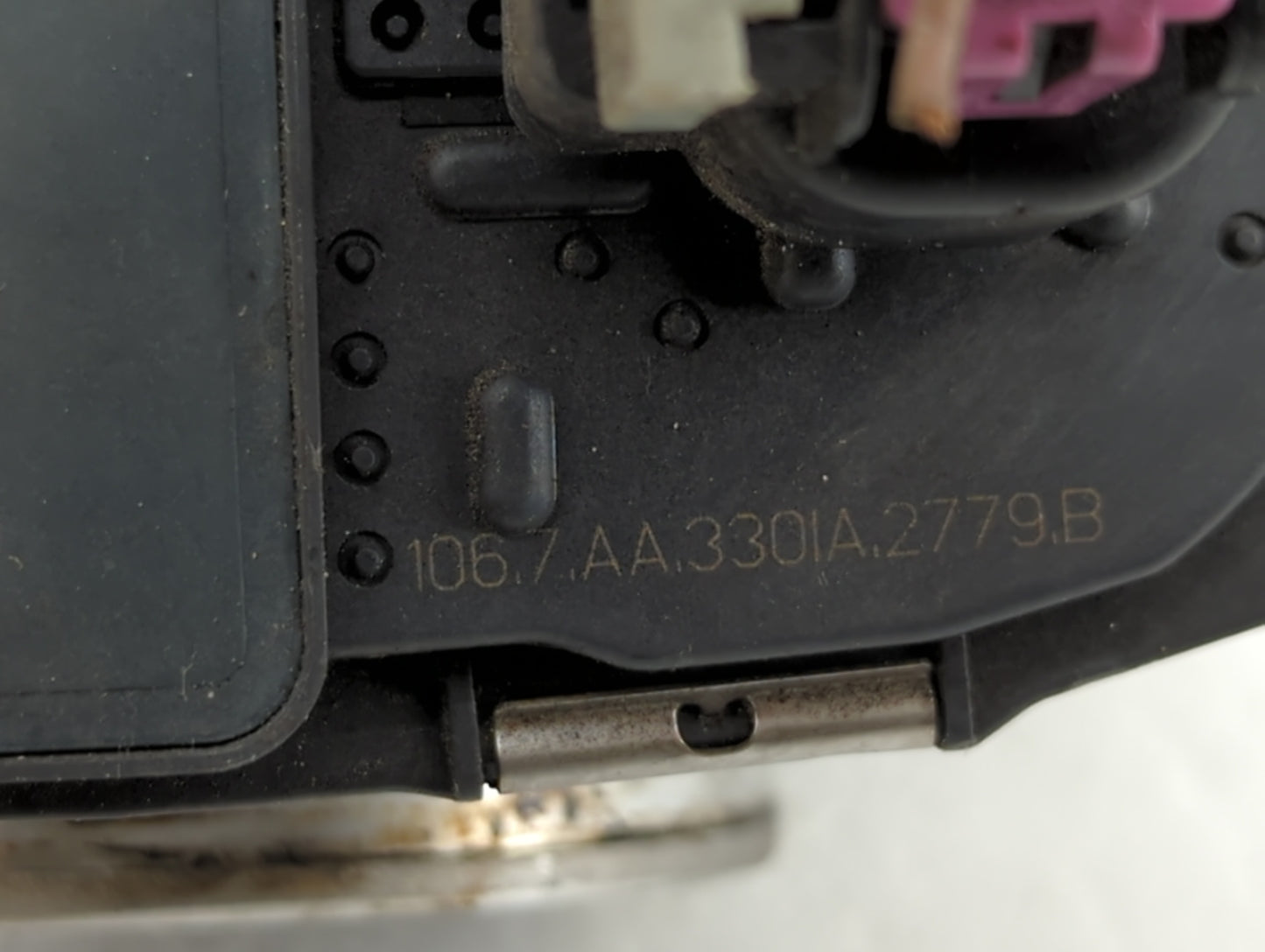 2008-2010 Saturn Vue Throttle Body P/N:330IA 319.7.AA.995, 591HB, 995AA Fits Fits 2007 2008 2009 2010 2011 OEM Used Auto Par