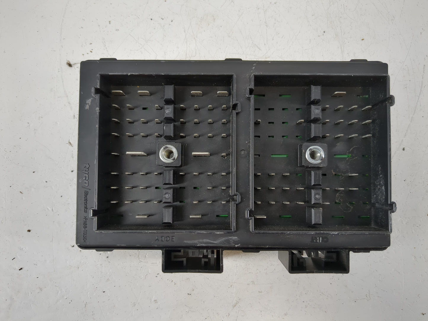 2008-2010 Saturn Vue Body Control Module Bcm Inner Cabin Fuse Box - Oemusedautoparts1.com