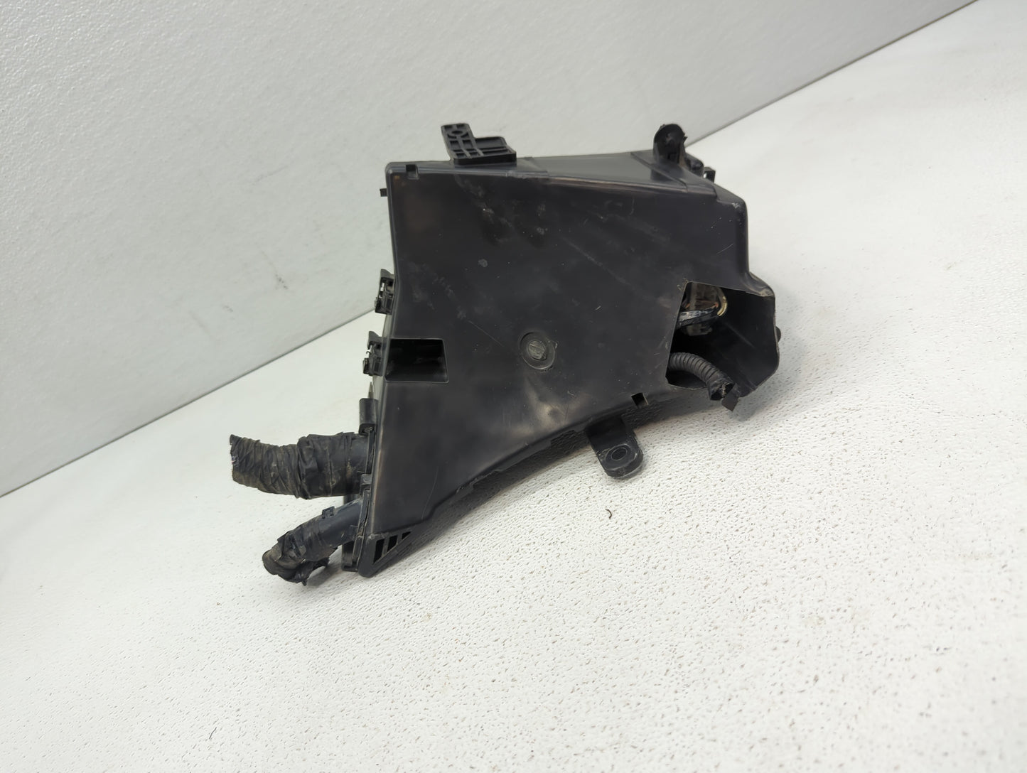 2008-2011 Subaru Impreza Fusebox Fuse Box Panel Relay Module P/N:MB502096B 82241FG010, 241FG010 Fits Fits 2008 2009 2010 201