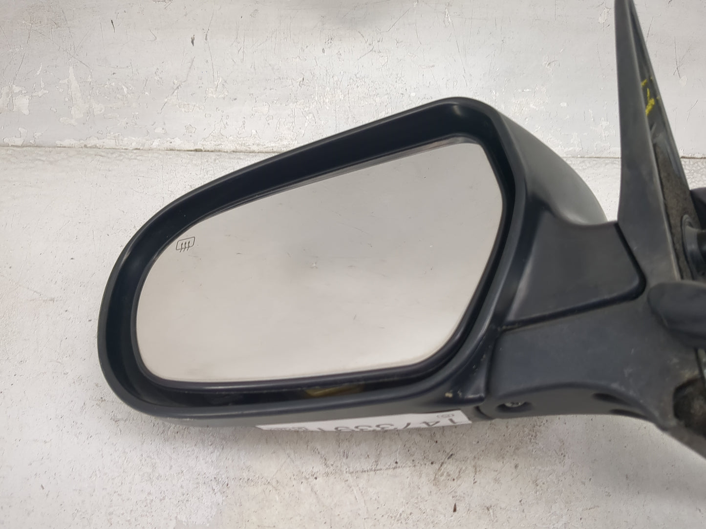 2005-2009 Subaru Legacy Driver Side View Mirror - Left Door Mirror OEM Used - Oemusedautoparts1.com