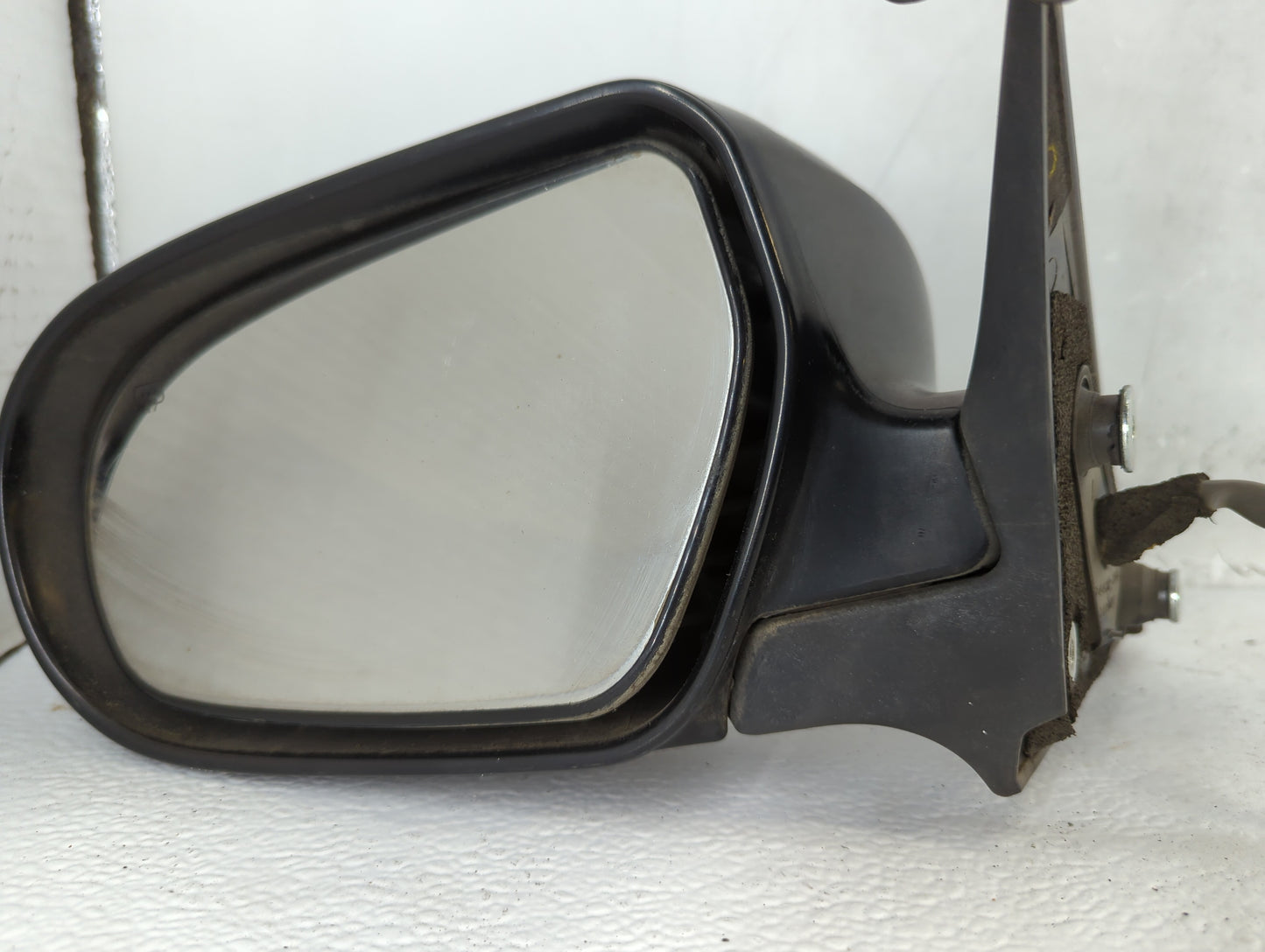 2005-2009 Subaru Legacy Driver Side View Mirror - Left Door Mirror OEM Used - Oemusedautoparts1.com