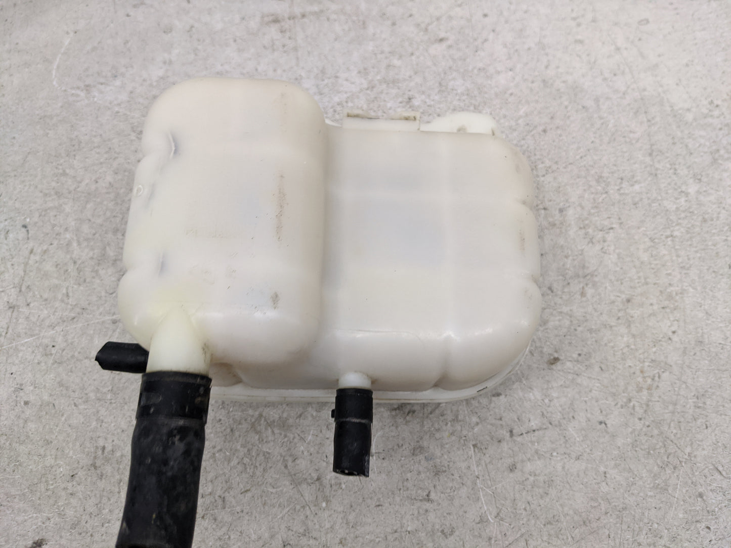 2004-2008 Suzuki Forenza Radiator Coolant Overflow Expansion Tank Bottle 1481107 - Oemusedautoparts1.com