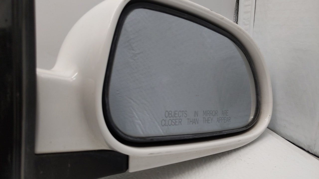 2004-2008 Suzuki Forenza Passenger Side View Mirror - Right Door Mirror OEM Used - Oemusedautoparts1.com