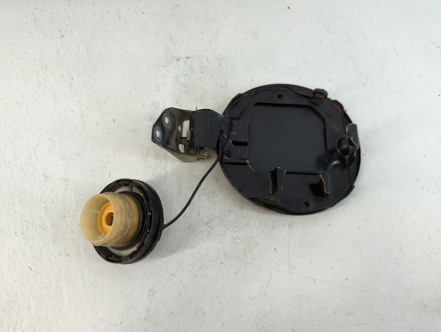 2008 Suzuki Sx4 Fuel Tank Door Lid Gas Tank Black - Oemusedautoparts1.com