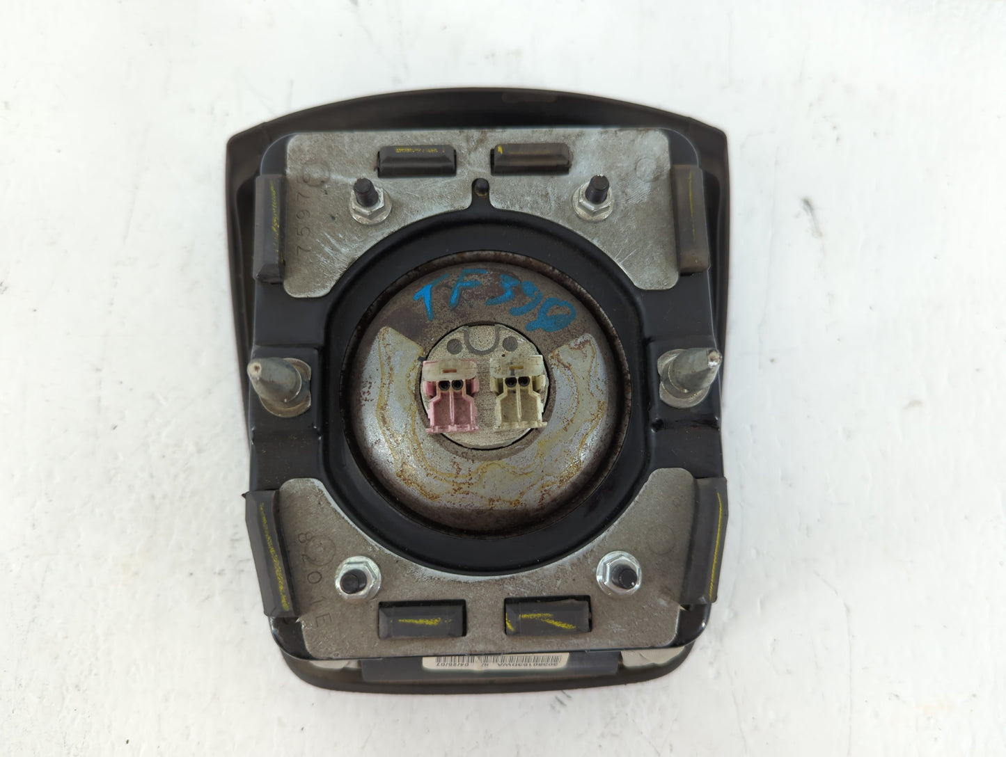 2008 Suzuki Vitara Air Bag Driver Left Steering Wheel Mounted Fits Fits 2007 2009 OEM Used Auto Parts - Oemusedautoparts1.co