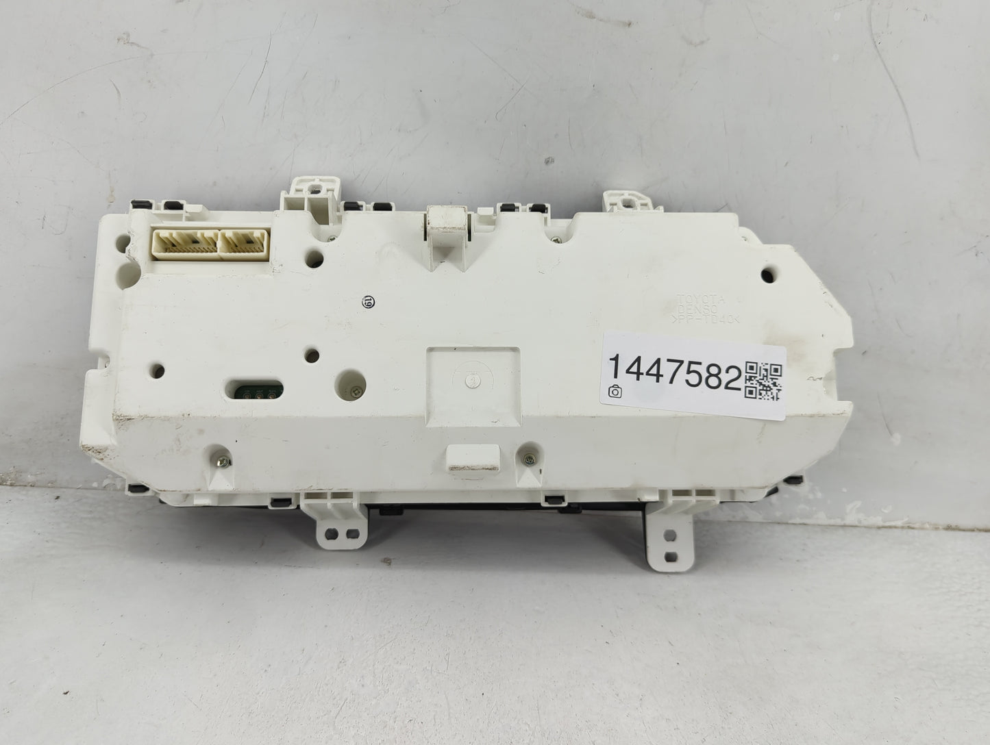 2008 Toyota Avalon Instrument Cluster Speedometer Gauges P/N:83800-07380-00 TN257440-3152 Fits OEM Used Auto Parts - Oemused