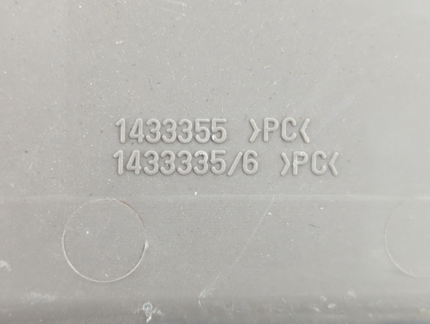 2008 Toyota Highlander Overhead Roof Console - Oemusedautoparts1.com