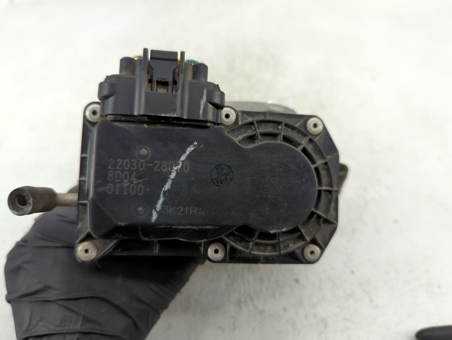 2006-2008 Toyota Rav4 Throttle Body P/N:22030-28070 Fits Fits 2006 2007 2008 2009 2010 2011 2012 2013 2014 2015 OEM Used Aut