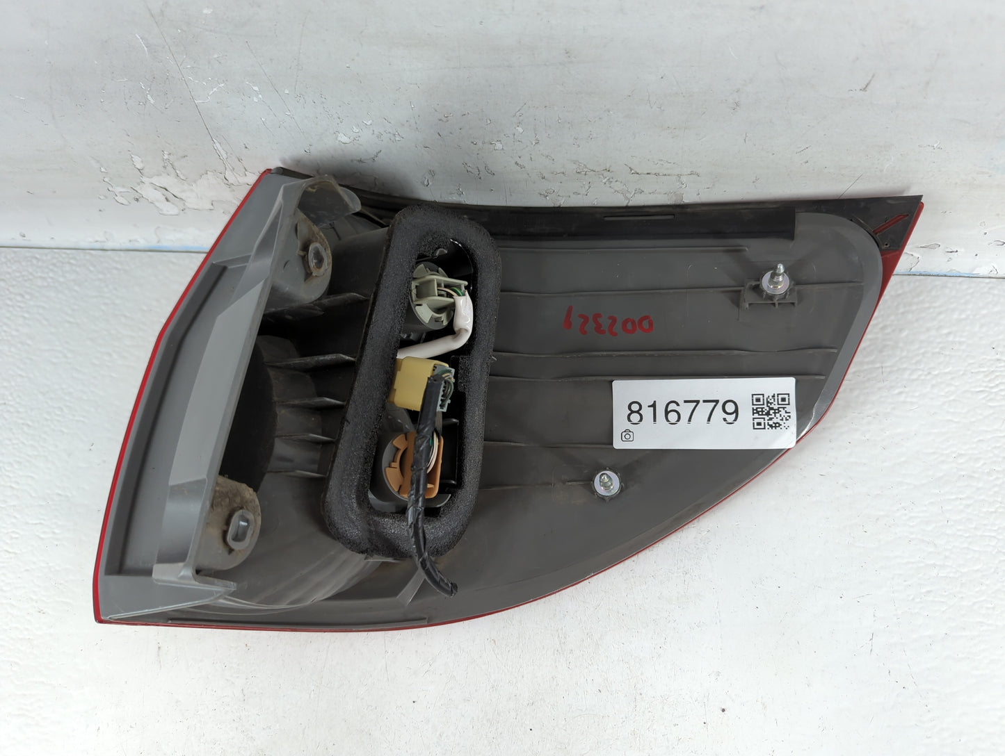 2006-2010 Toyota Sienna Tail Light Assembly Passenger Right OEM Fits Fits 2006 2007 2008 2009 2010 OEM Used Auto Parts - Oem