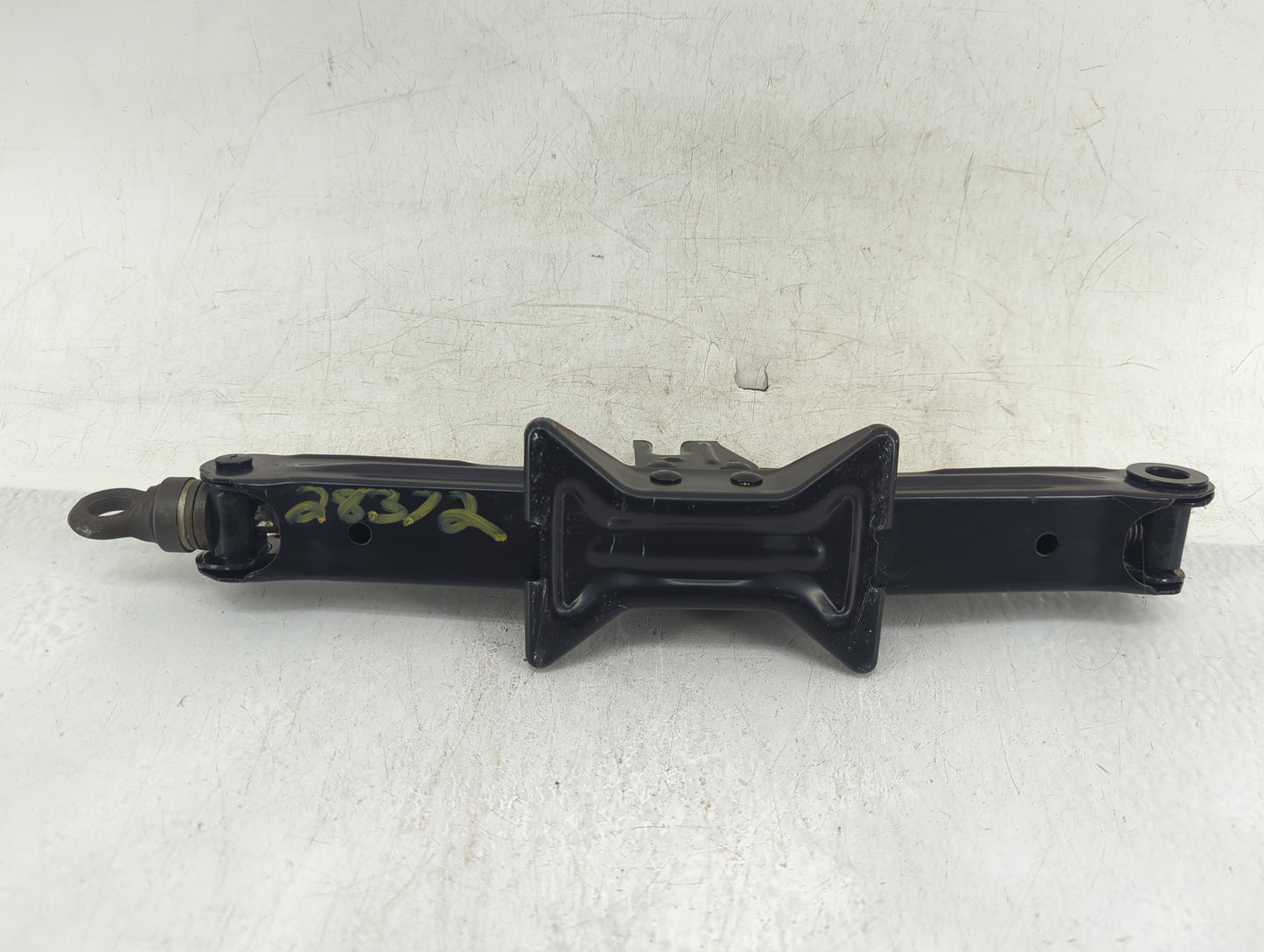 2008 Toyota Yaris Spare Scissor Car Jack Black - Oemusedautoparts1.com