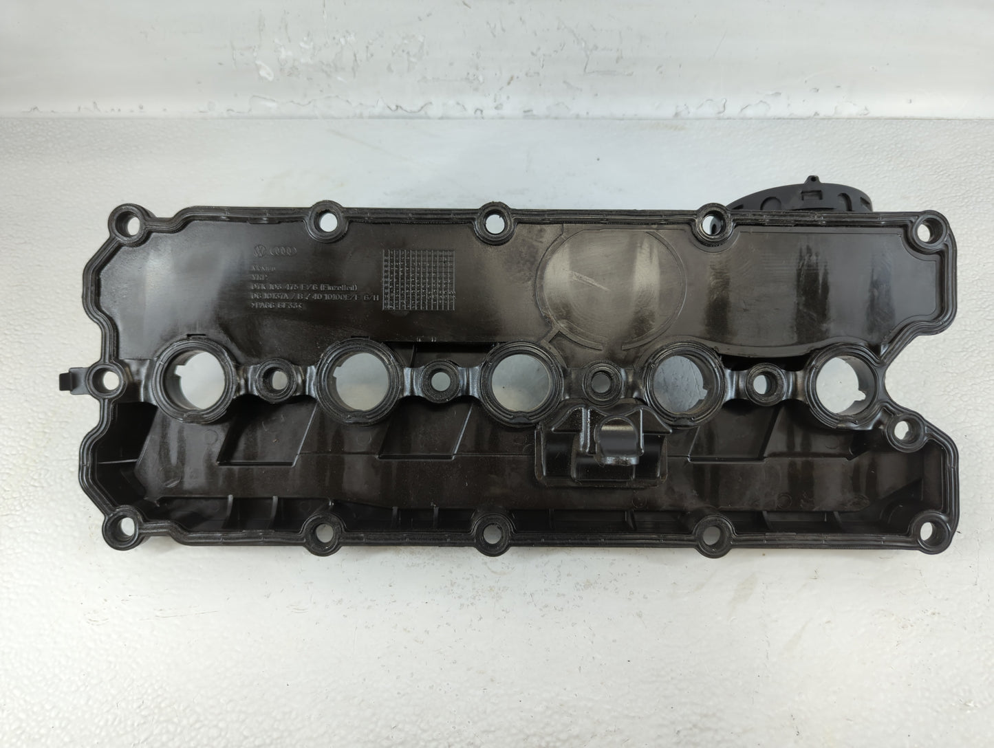 2008 Volkswagen Jetta Driver Left Cylinder Head Valve Cover P/N:07K 103 475 Fits OEM Used Auto Parts - Oemusedautoparts1.com