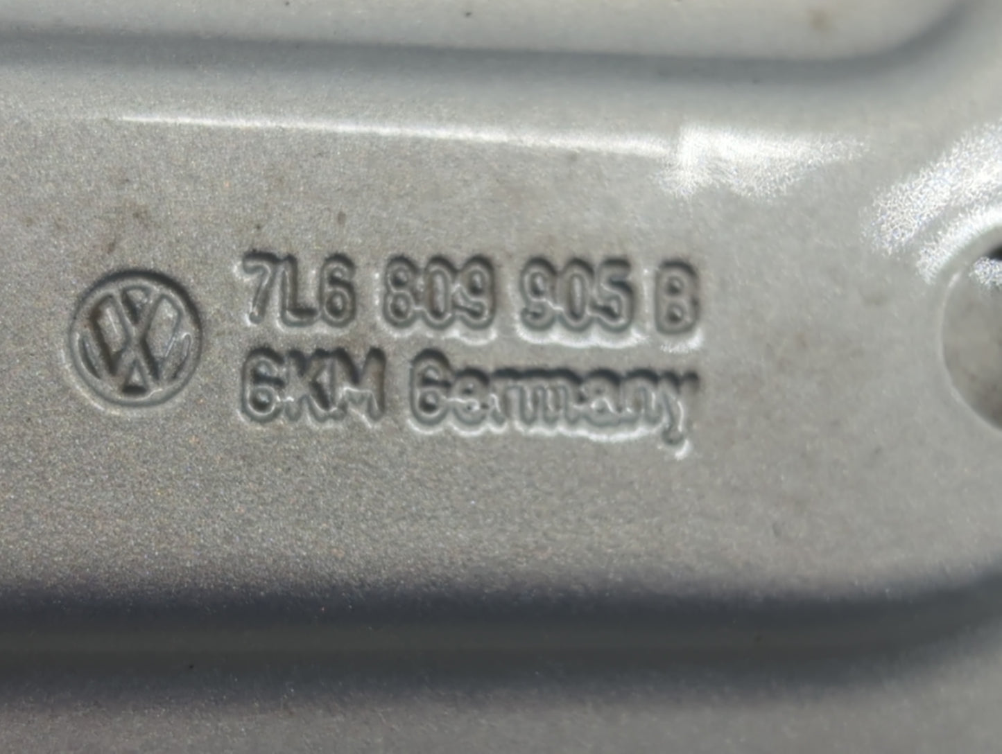 2008 Volkswagen Touareg Fuel Tank Door Lid Gas Tank - Oemusedautoparts1.com