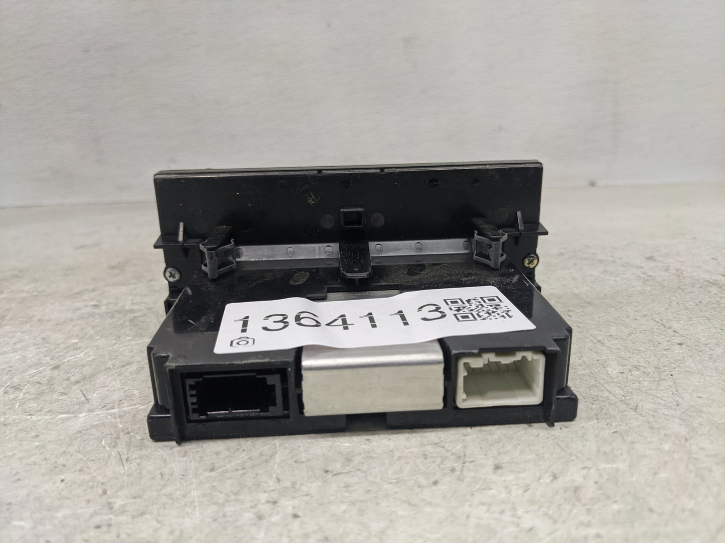 2008 Volvo V40 Radio AM FM Cd Player Receiver Replacement P/N:69199-100 Fits Fits 2007 2009 2010 2011 2012 2013 OEM Used Aut