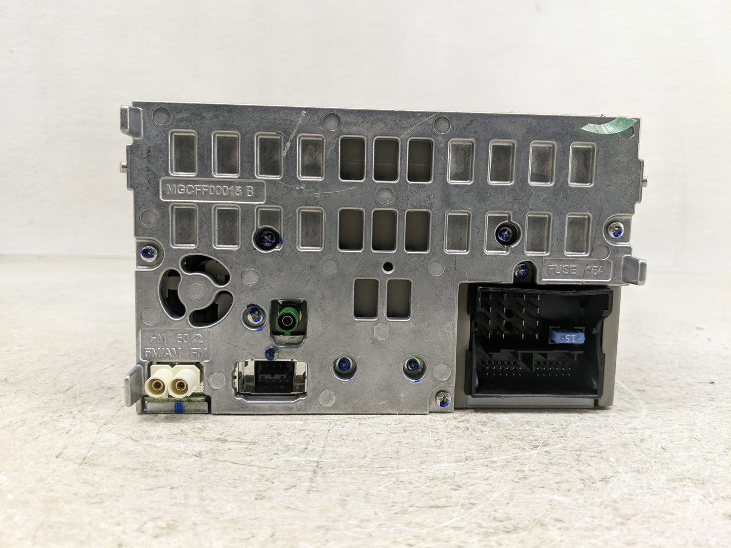 2009 Audi A4 Radio AM FM Cd Player Receiver Replacement P/N:8T1 035 195 L Fits OEM Used Auto Parts - Oemusedautoparts1.com
