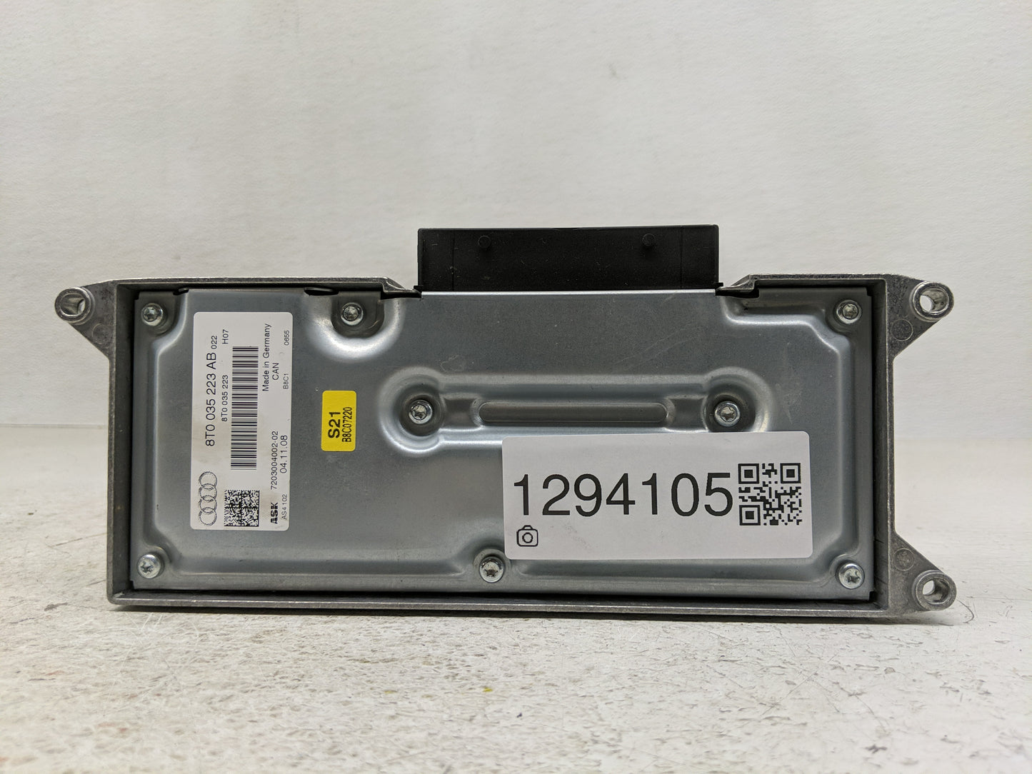 2009-2010 Audi A4 Radio AM FM Cd Player Receiver Replacement P/N:8T0 035 223 AB Fits Fits 2009 2010 OEM Used Auto Parts - Oe
