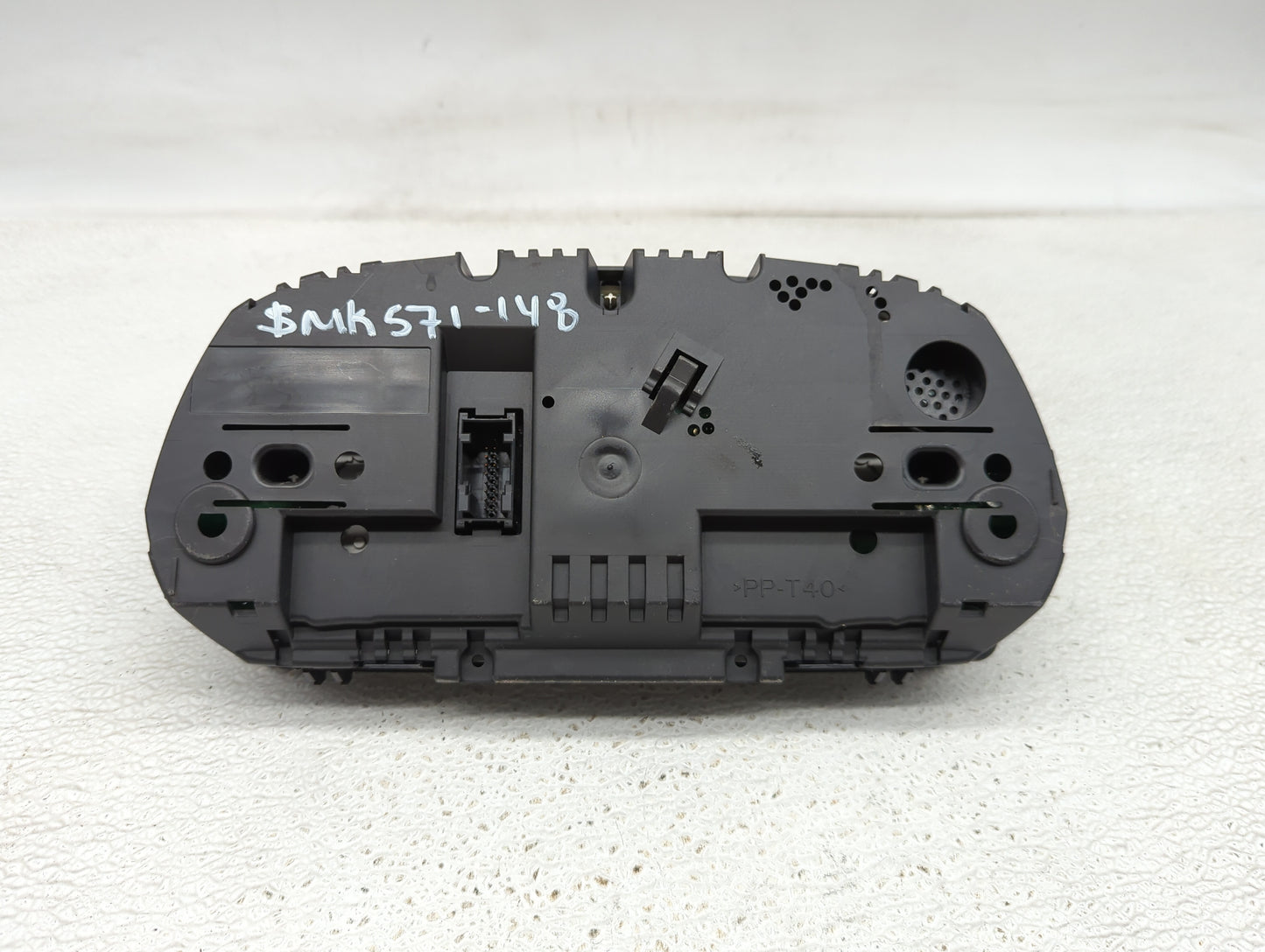 2008-2013 Bmw 128i Instrument Cluster Speedometer Gauges P/N:1041568 Fits Fits 2008 2009 2010 2011 2012 2013 OEM Used Auto P