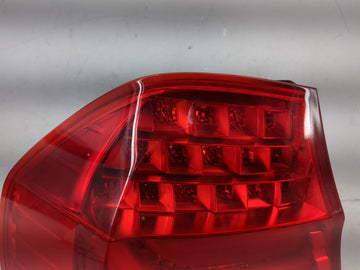 2009-2011 Bmw 328 Tail Light Assembly Driver Left OEM P/N:7 289 429 21835512 Fits Fits 2009 2010 2011 OEM Used Auto Parts