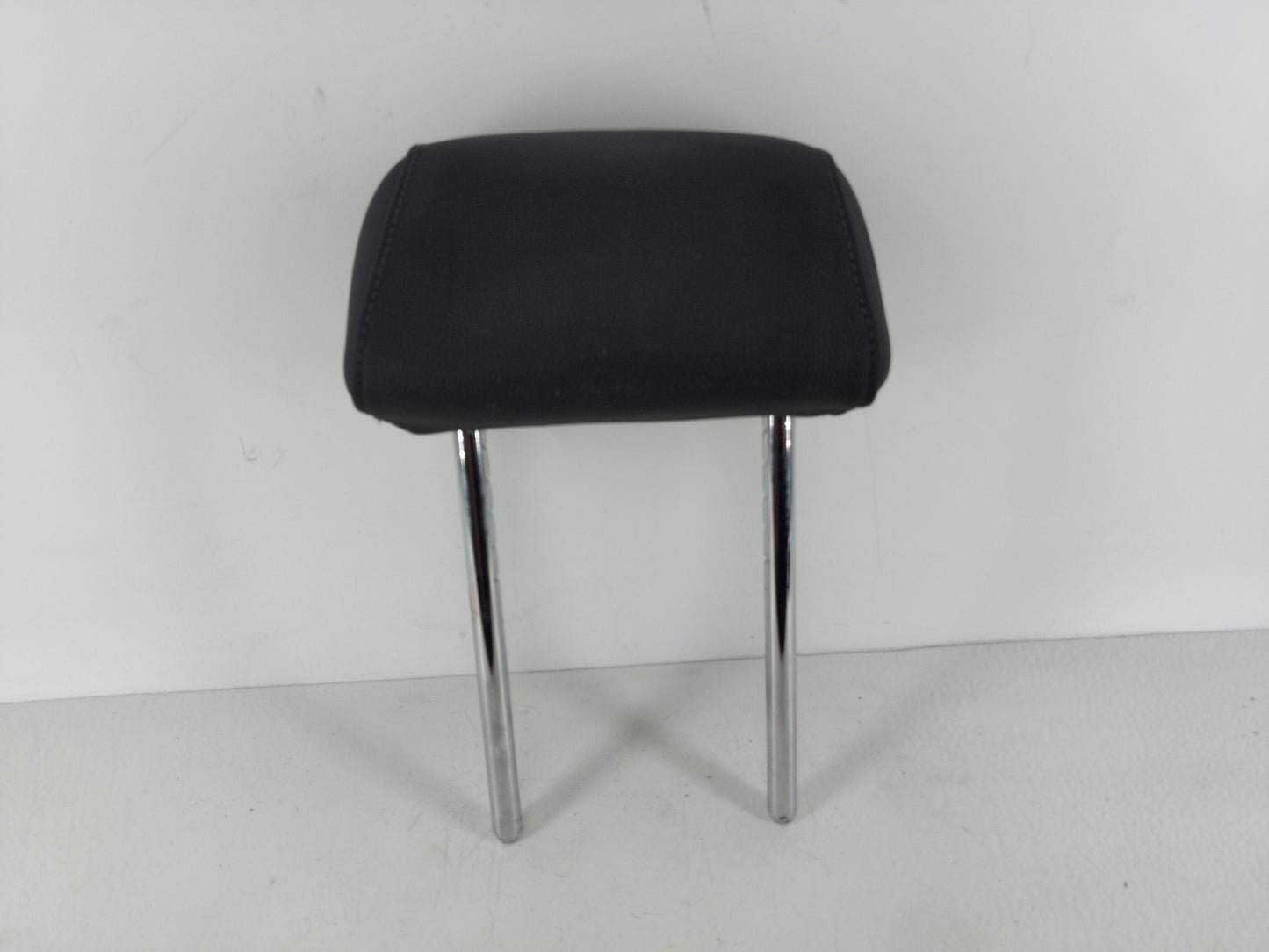 2009 Bmw 328i Headrest Head Rest Rear Seat Fits OEM Used Auto Parts - Oemusedautoparts1.com