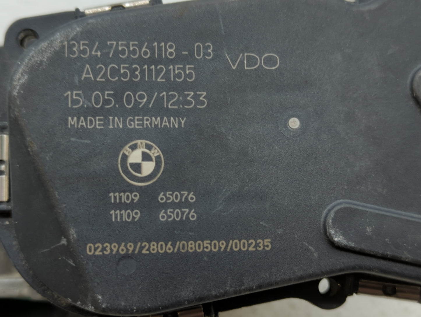 2007-2013 Bmw 328i Throttle Body P/N:7 556 118 1354 7556118 Fits Fits 2007 2008 2009 2010 2011 2012 2013 OEM Used Auto Parts