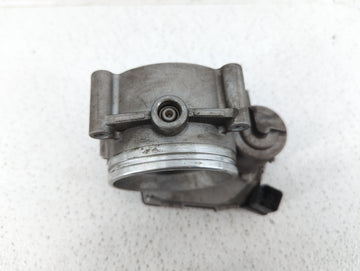 2007-2013 Bmw 328i Throttle Body P/N:1354 7556118-04 1354 7556118-03 Fits Fits 2007 2008 2009 2010 2011 2012 2013 OEM Used Auto Parts